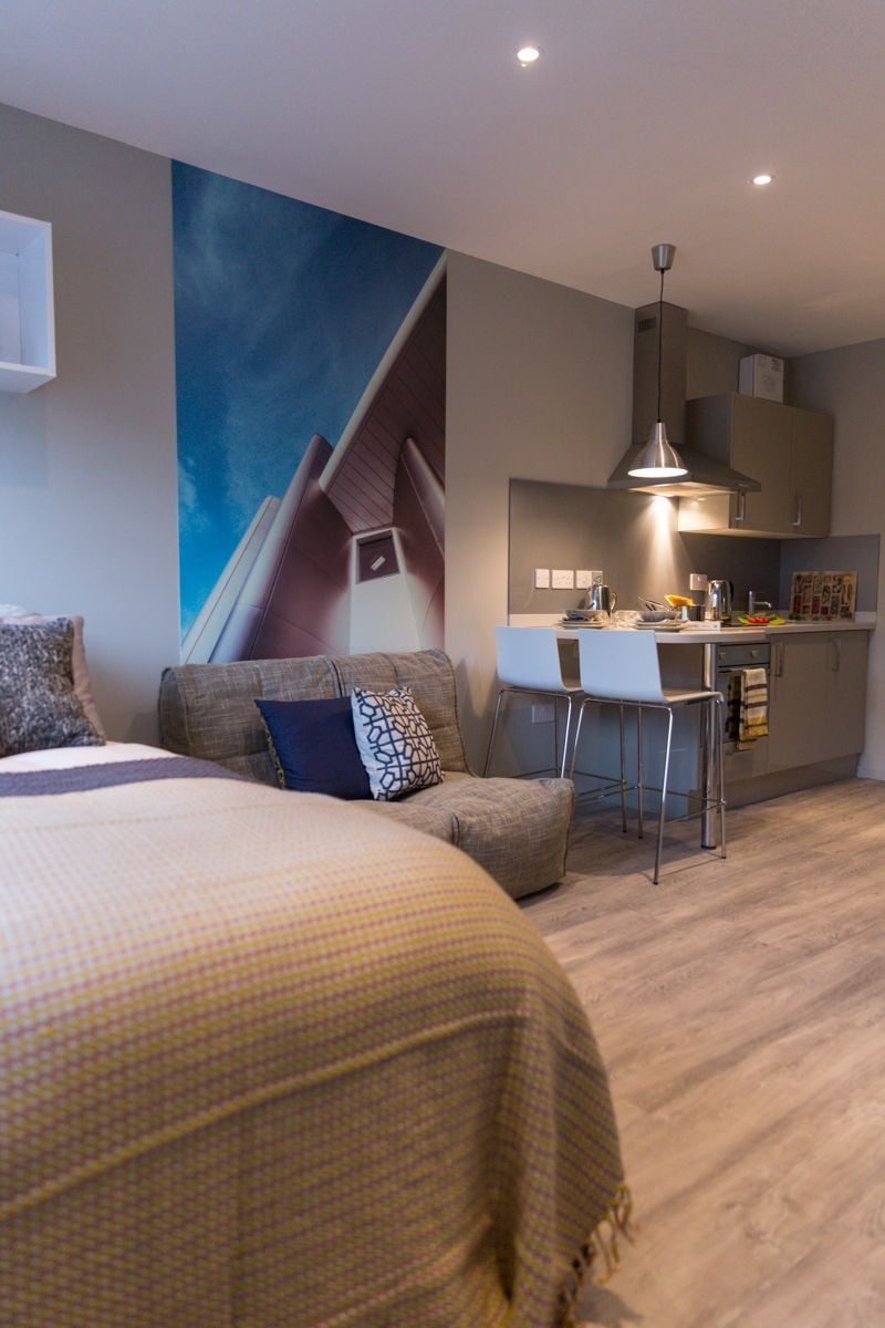 Classic Studio - Cityscape View